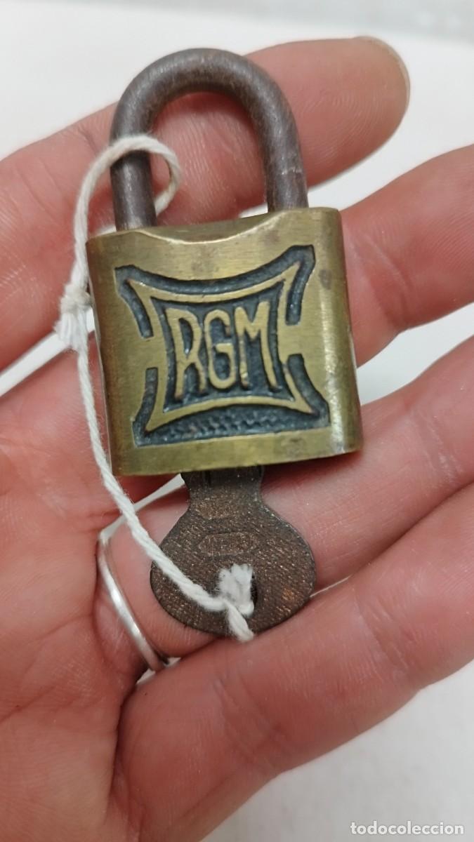 Antig&uuml;edades: Antiguo candado con su llave.RGM. - Foto 2