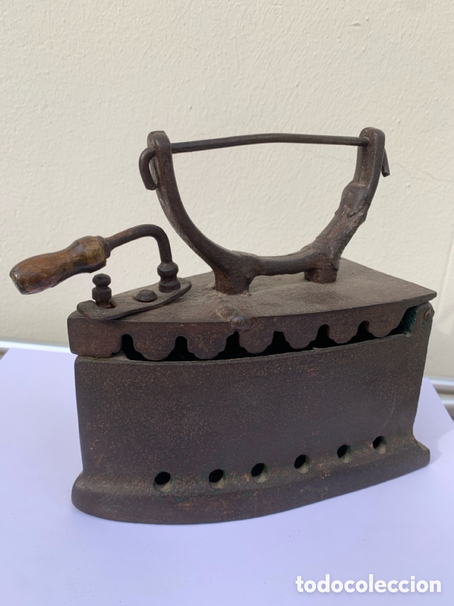 Antig&uuml;edades: Plancha de hierro antigua carb&oacute;n - Foto 1