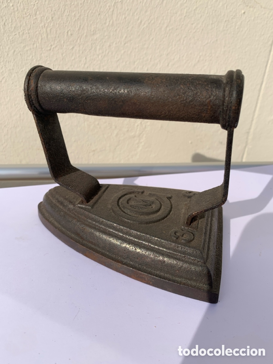 Antig&uuml;edades: Plancha de hierro antigua - Foto 1
