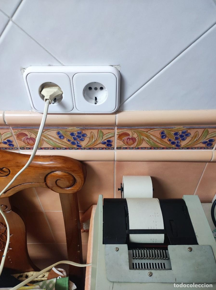 Antig&uuml;edades: Sumadora oliverti vintage - Foto 2