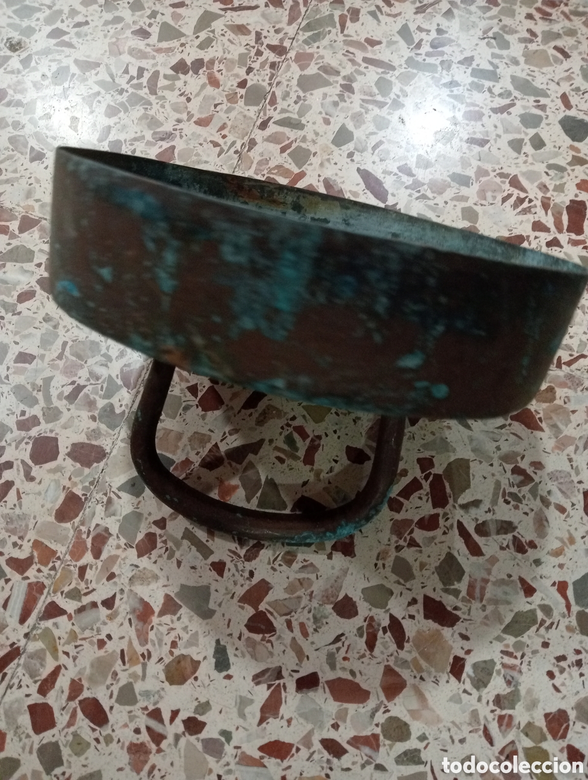 Antig&uuml;edades: Antigua tapa de metal - Foto 2