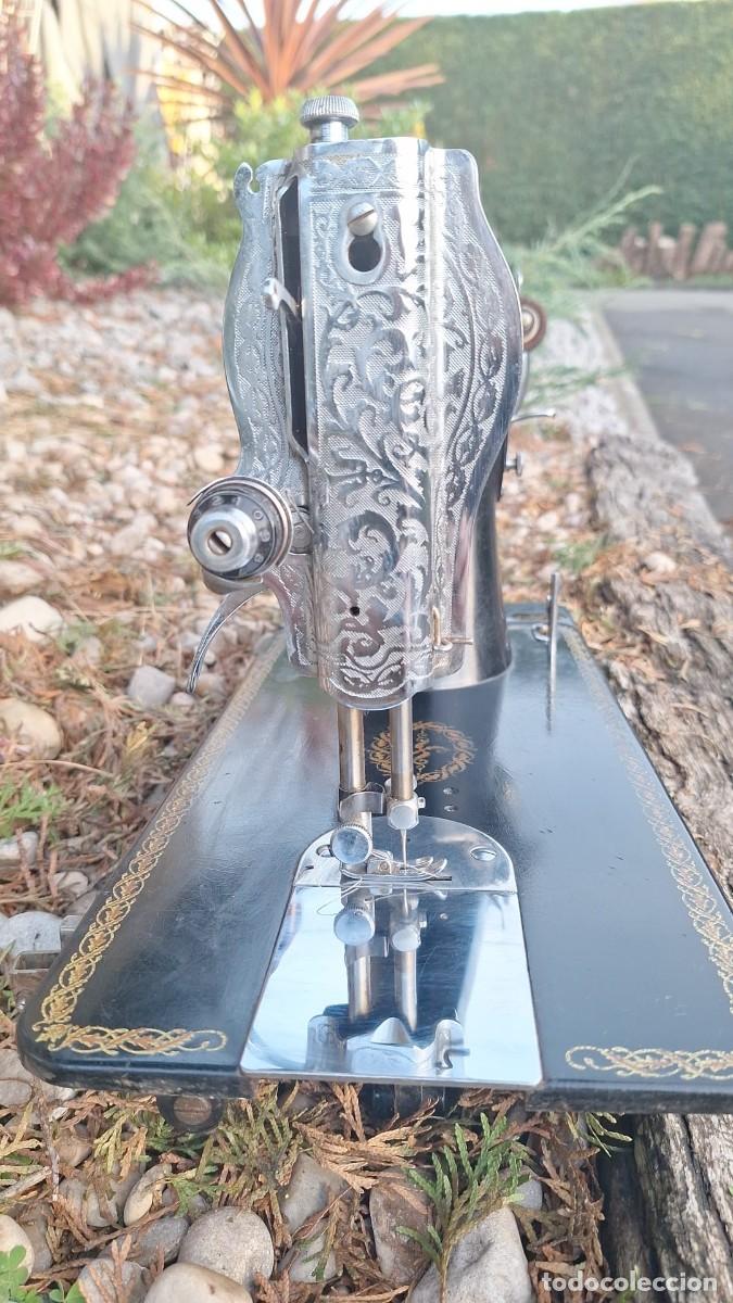 Antig&uuml;edades: Maquina de Coser Alfa Modelo B con Libro de Instrucciones - Foto 4
