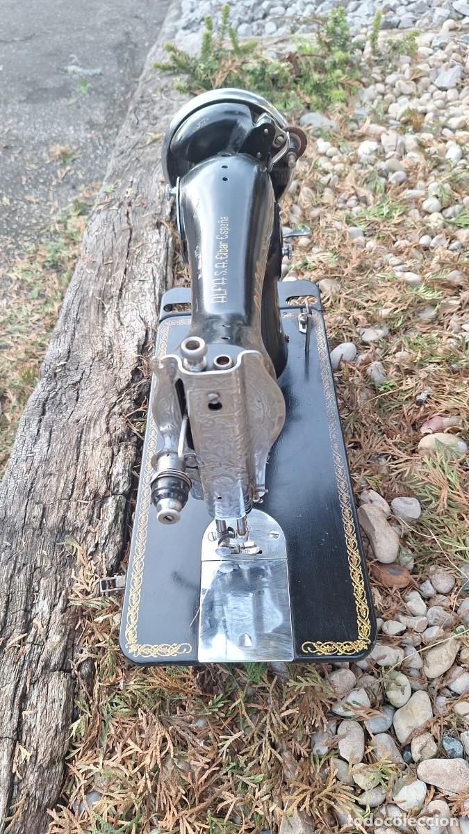 Antig&uuml;edades: Maquina de Coser Alfa Modelo B con Libro de Instrucciones - Foto 13