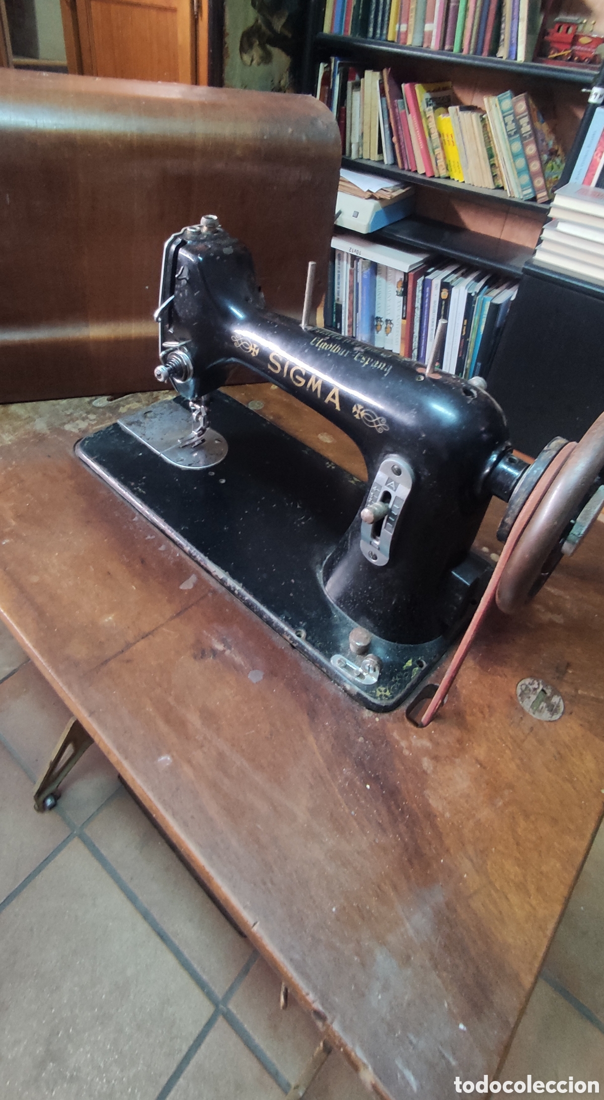 Antig&uuml;edades: Antigua maquina de coser Singer - Foto 2