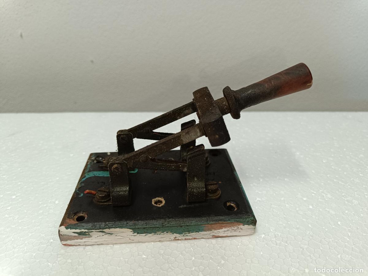 Antig&uuml;edades: ANTIGUO INTERRUPTOR GUILLOTINA CUCHILLAS. - Foto 2