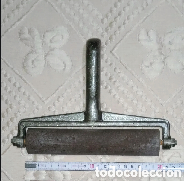 Antig&uuml;edades: ANTIGUO RODILLO EN USO Y BUEN ESTADO - Foto 2