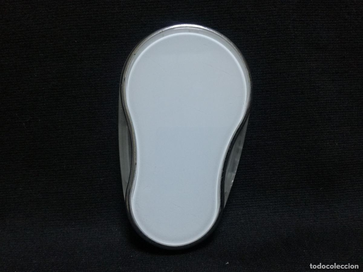 Antig&uuml;edades: LUPA DE PLASTICO CON LUZ LED (FUNCIONANDO) - Foto 5
