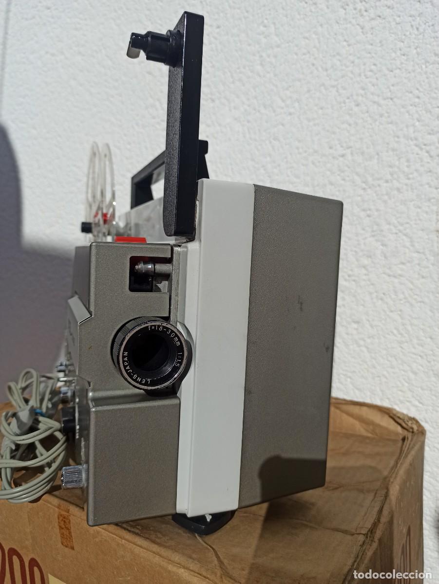 Antig&uuml;edades: PROYECTOR ANTIGUO SUPER 8 - Foto 2