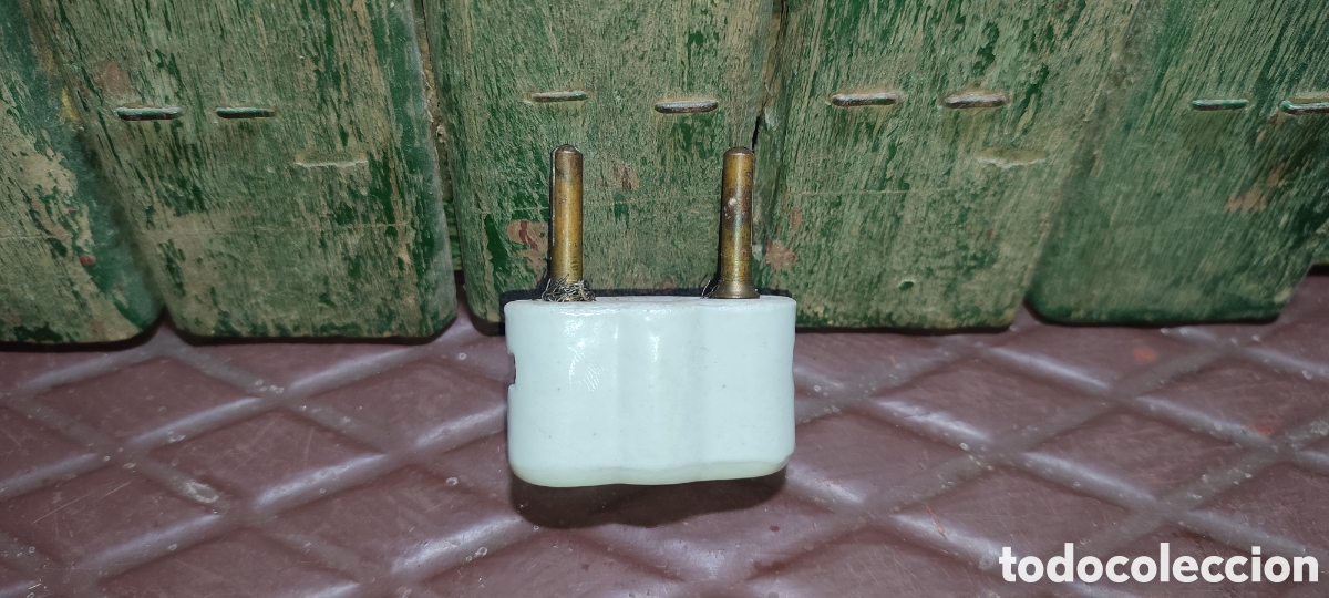 Antig&uuml;edades: Antiguo enchufe porcelana - Foto 1