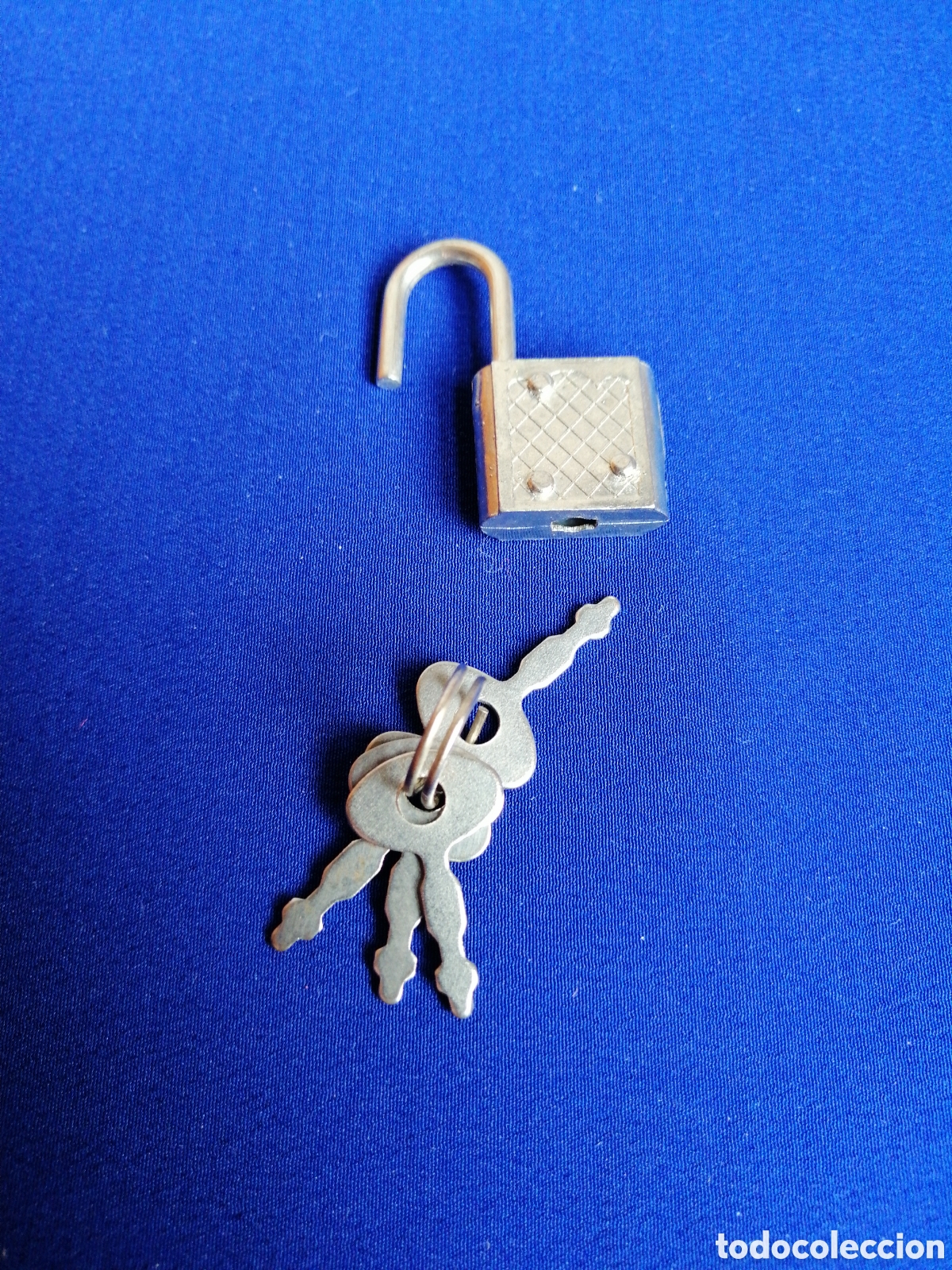 Antig&uuml;edades: CANDADO PEQUE&Ntilde;O CON LLAVES - Foto 2