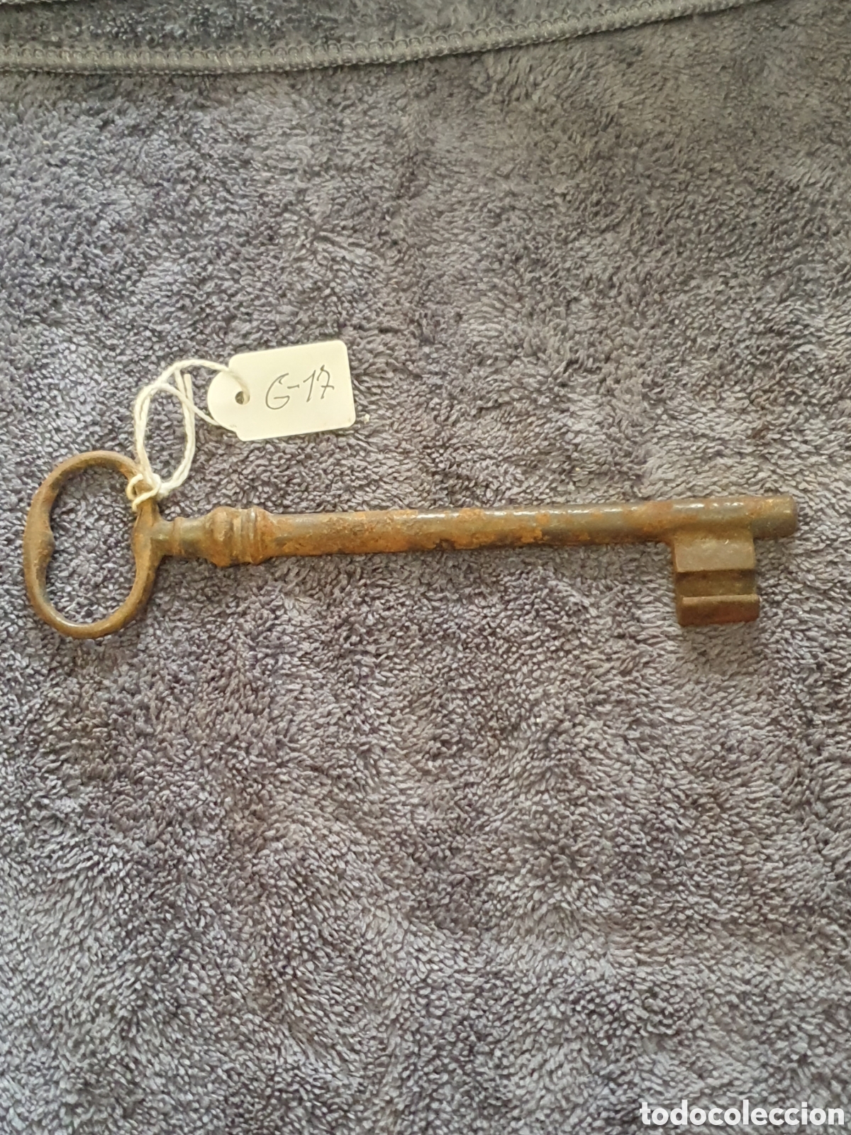 Antig&uuml;edades: OS2. G17. Llave Maciza, De 15 Cm. - Foto 1