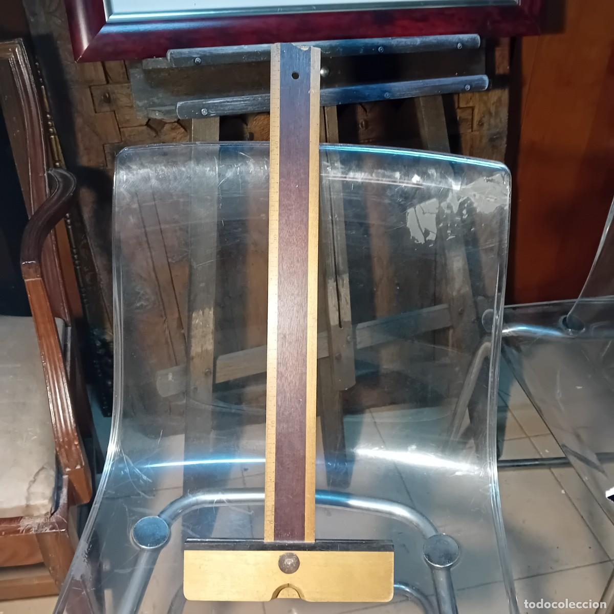 Antig&uuml;edades: Antiguo medidor de &aacute;ngulos en madera. - Foto 1