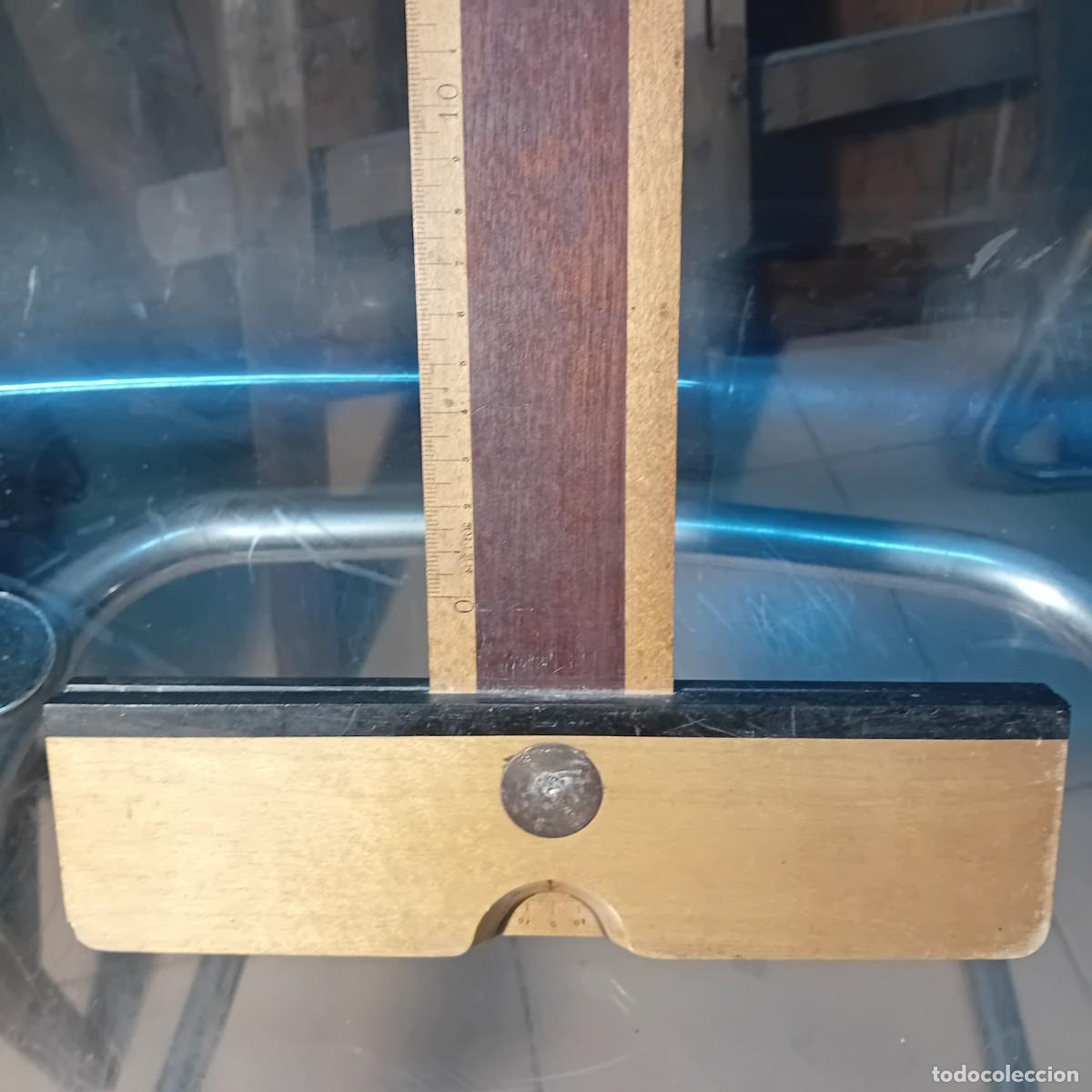 Antig&uuml;edades: Antiguo medidor de &aacute;ngulos en madera. - Foto 2