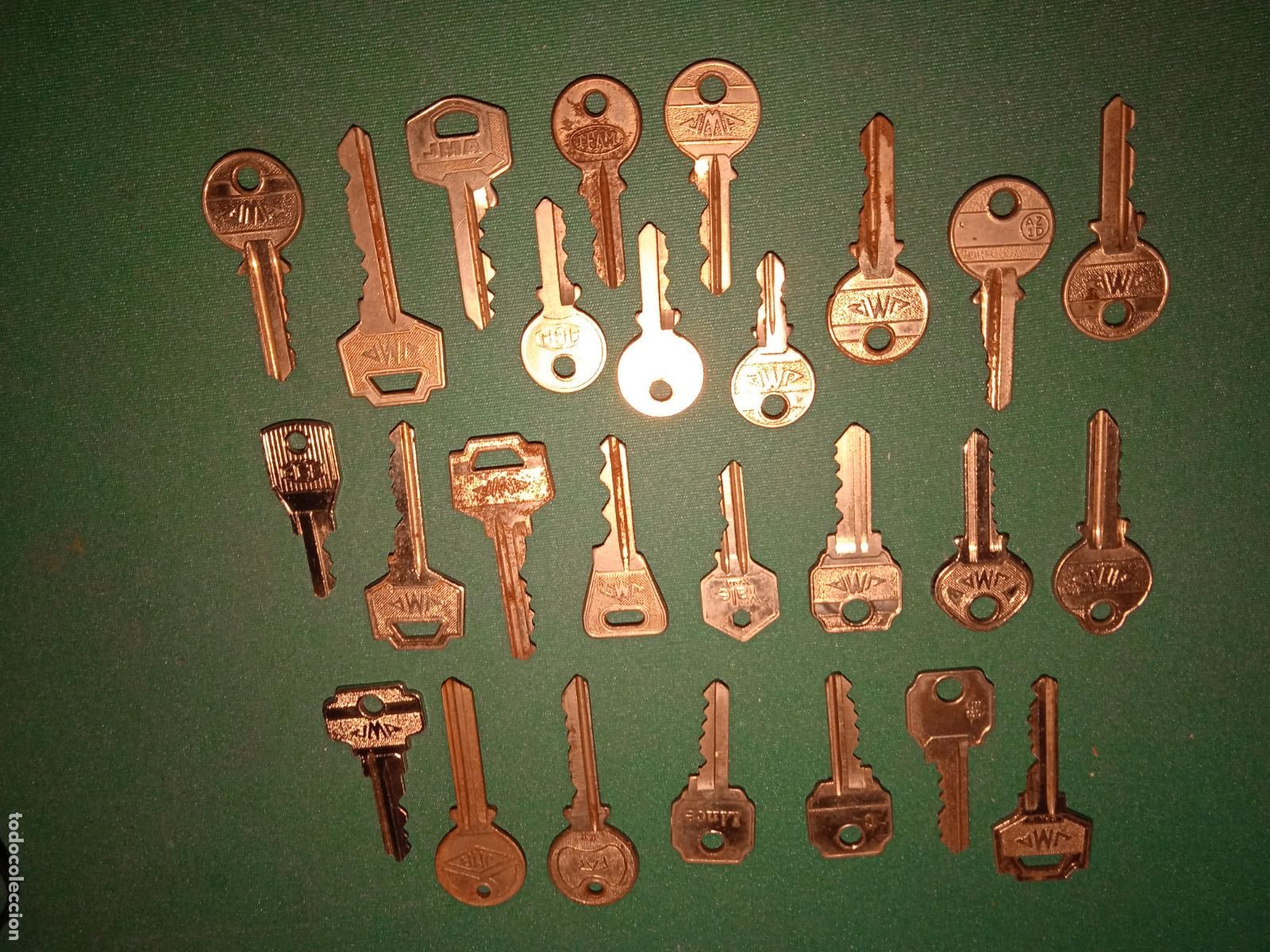 Antig&uuml;edades: 26 SENCILLAS LLAVES DE HIERRO - Foto 2
