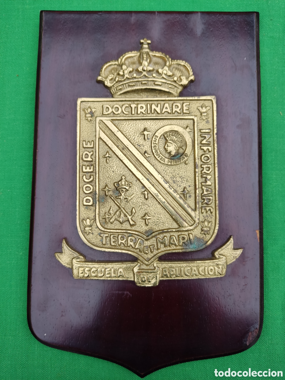 Antig&uuml;edades: Metopa militar con escudo - Foto 1