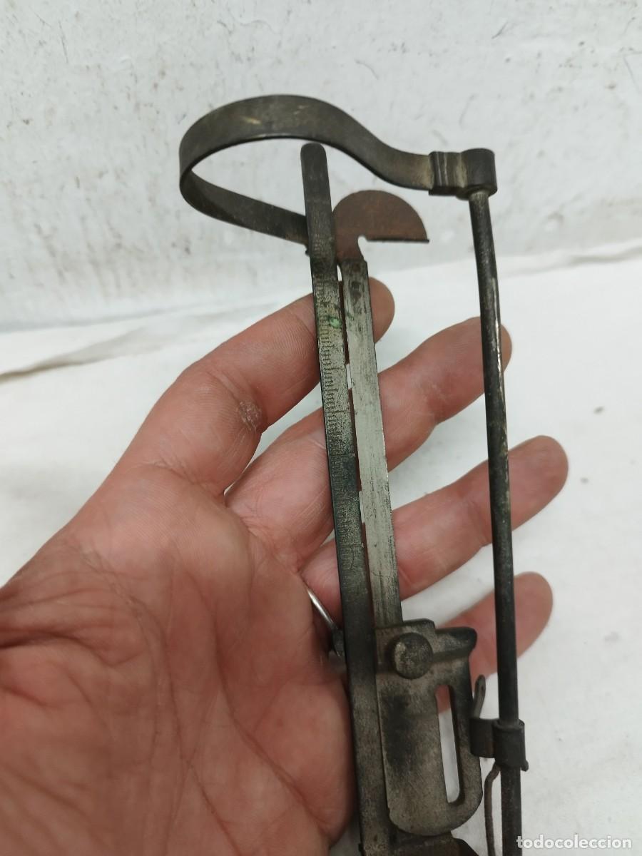 Antig&uuml;edades: Antigua pieza,parte de bascula,balanza a identificar. - Foto 3