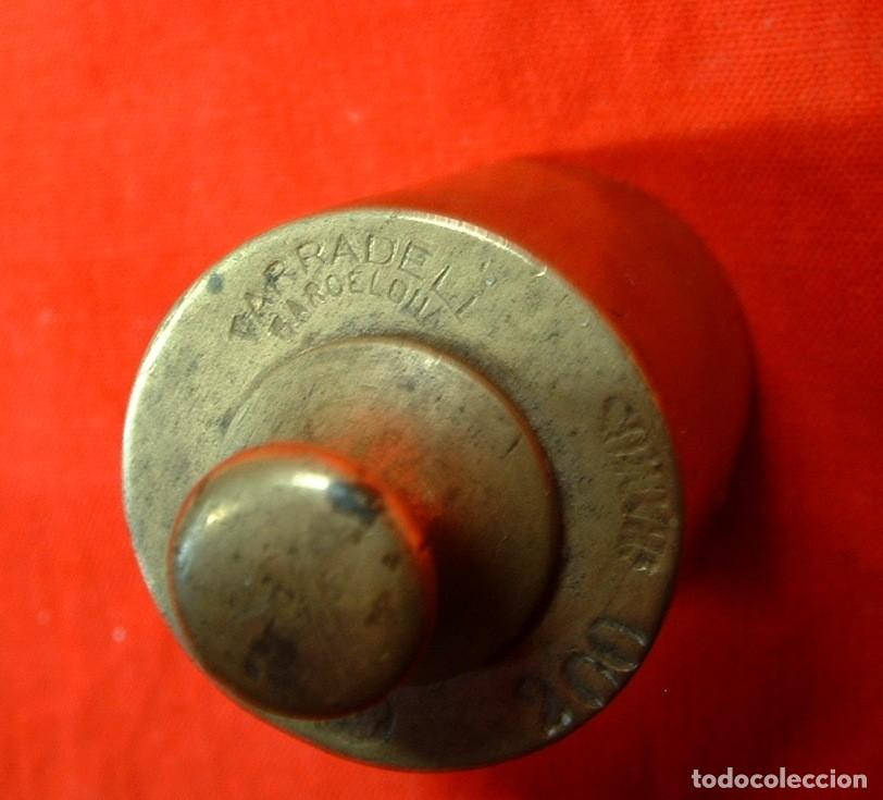 Antig&uuml;edades: DIVERSAS PESAS DE LATON CON SOLERA - Foto 2