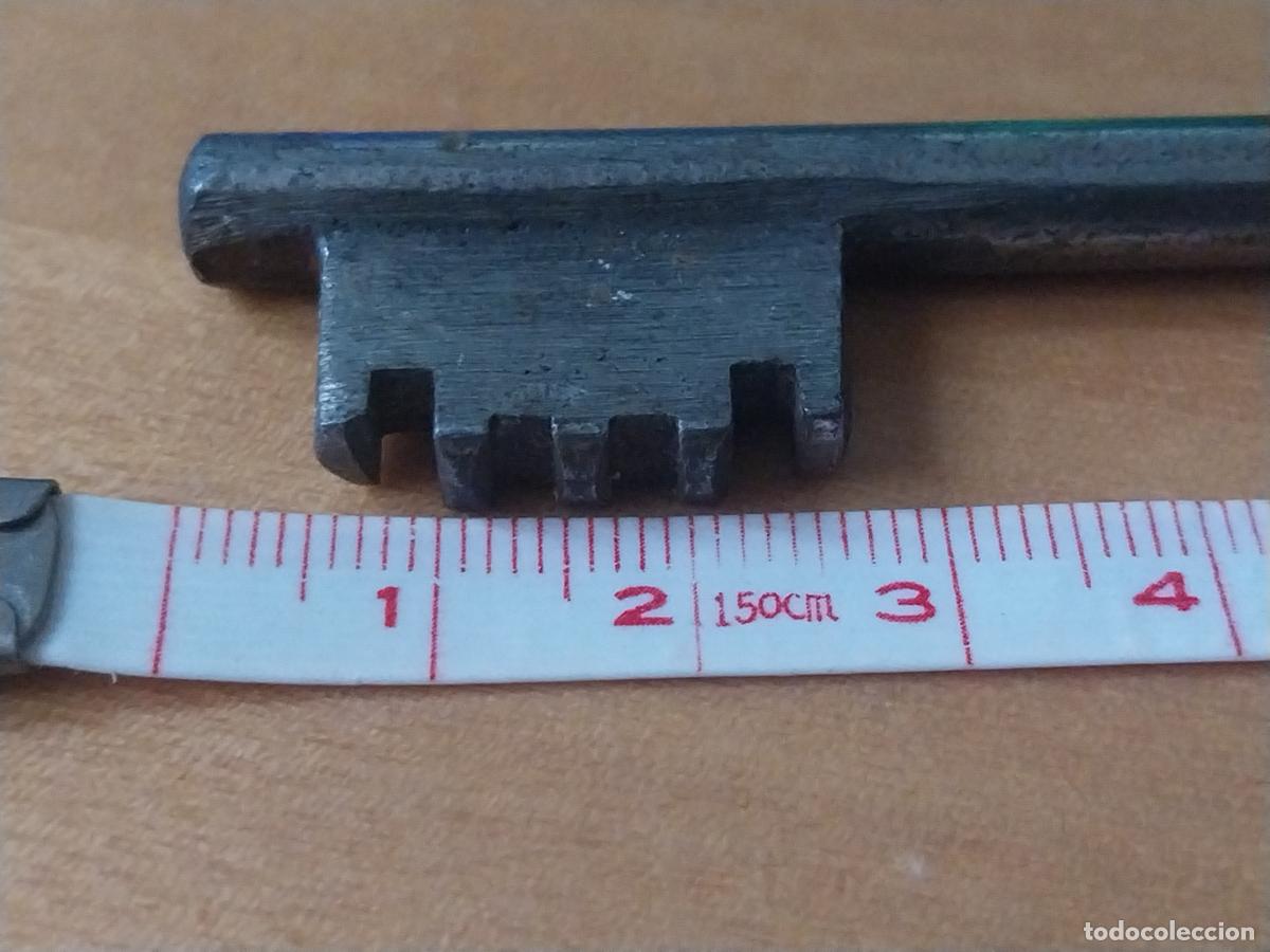 Antig&uuml;edades: LLAVE MACIZA CIFRADO 11,7CM LARGO ORIGINAL - Foto 2