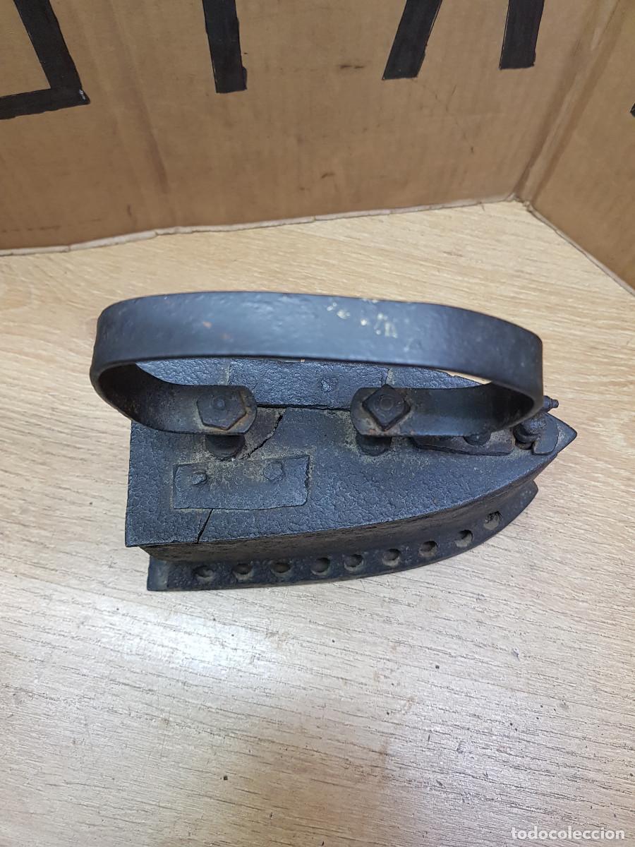 Antig&uuml;edades: ANTIGUA PLANCHA A CARBON - Foto 2