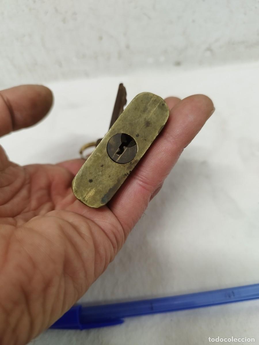 Antig&uuml;edades: Antiguo candado marca Lasin, con su llave funcionando. - Foto 3