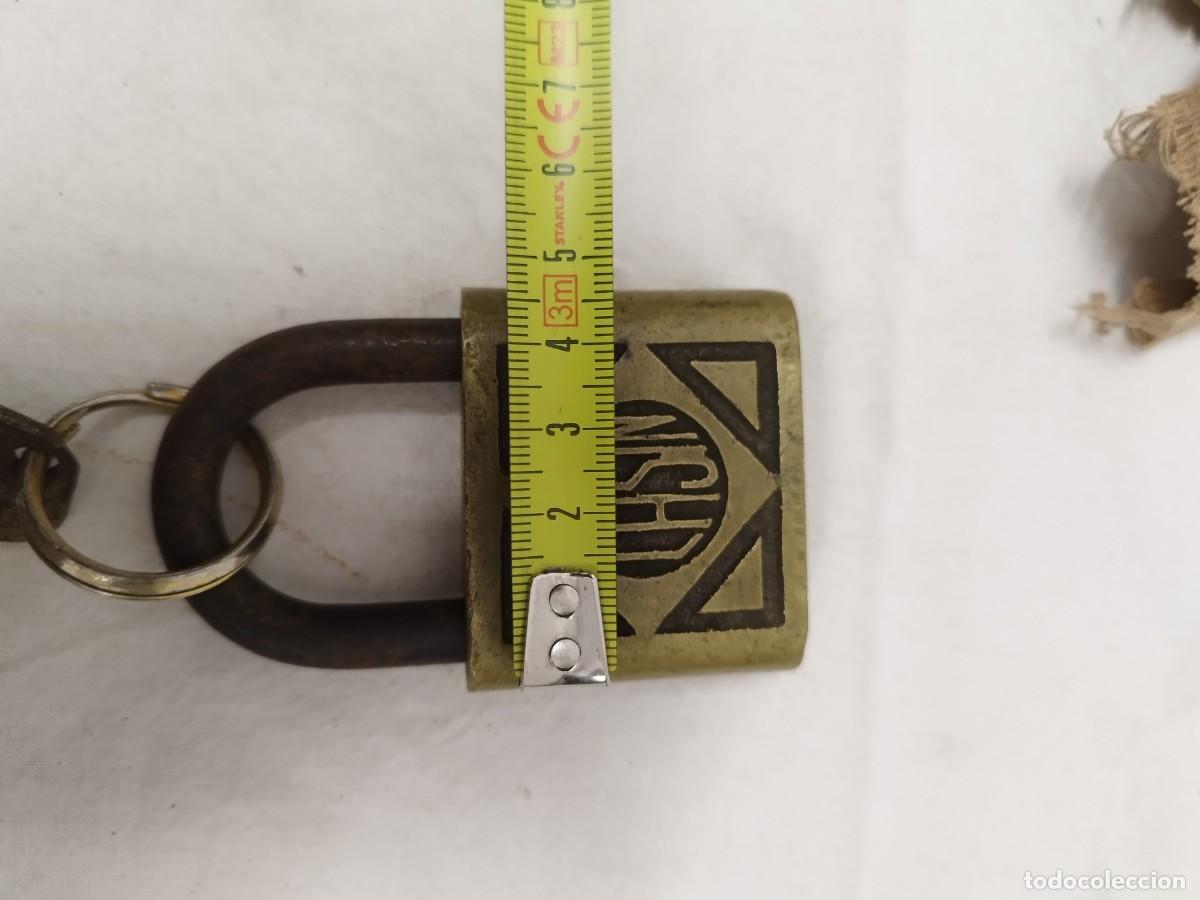Antig&uuml;edades: Antiguo candado marca Lasin, con su llave funcionando. - Foto 7