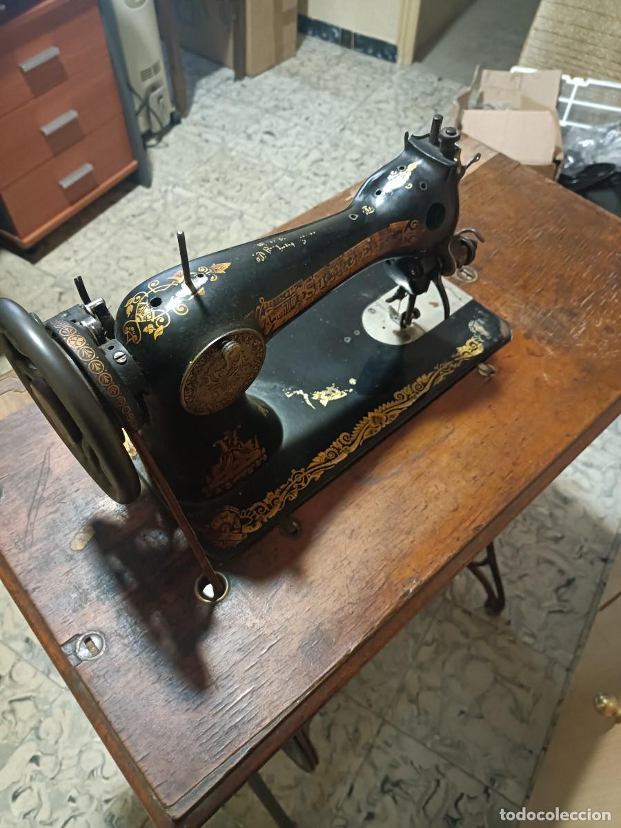 Antig&uuml;edades: Maquina de coser Singer - Foto 4