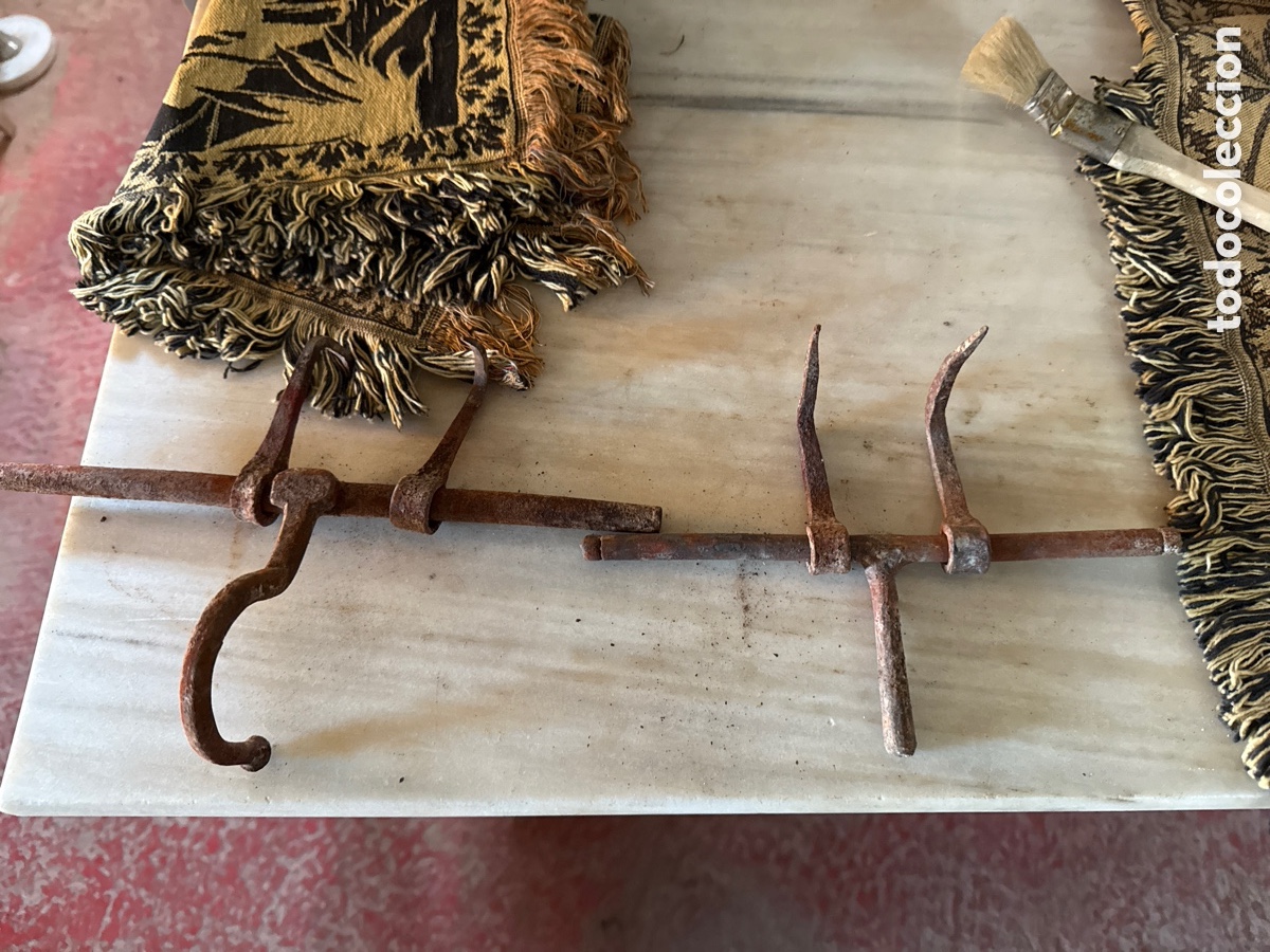 Antig&uuml;edades: Cerrojos de hierro forjado - Foto 1