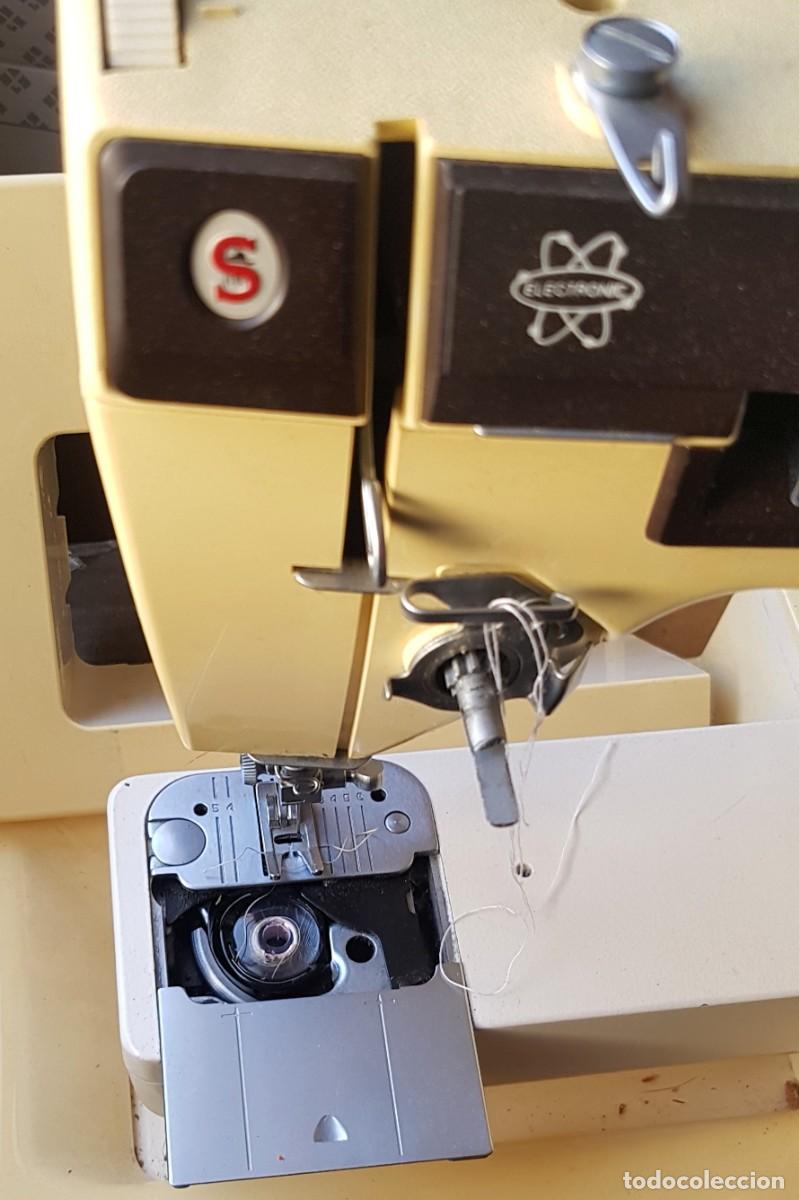 Antig&uuml;edades: MAQUINA DE COSER SINGER 7136 - Foto 7