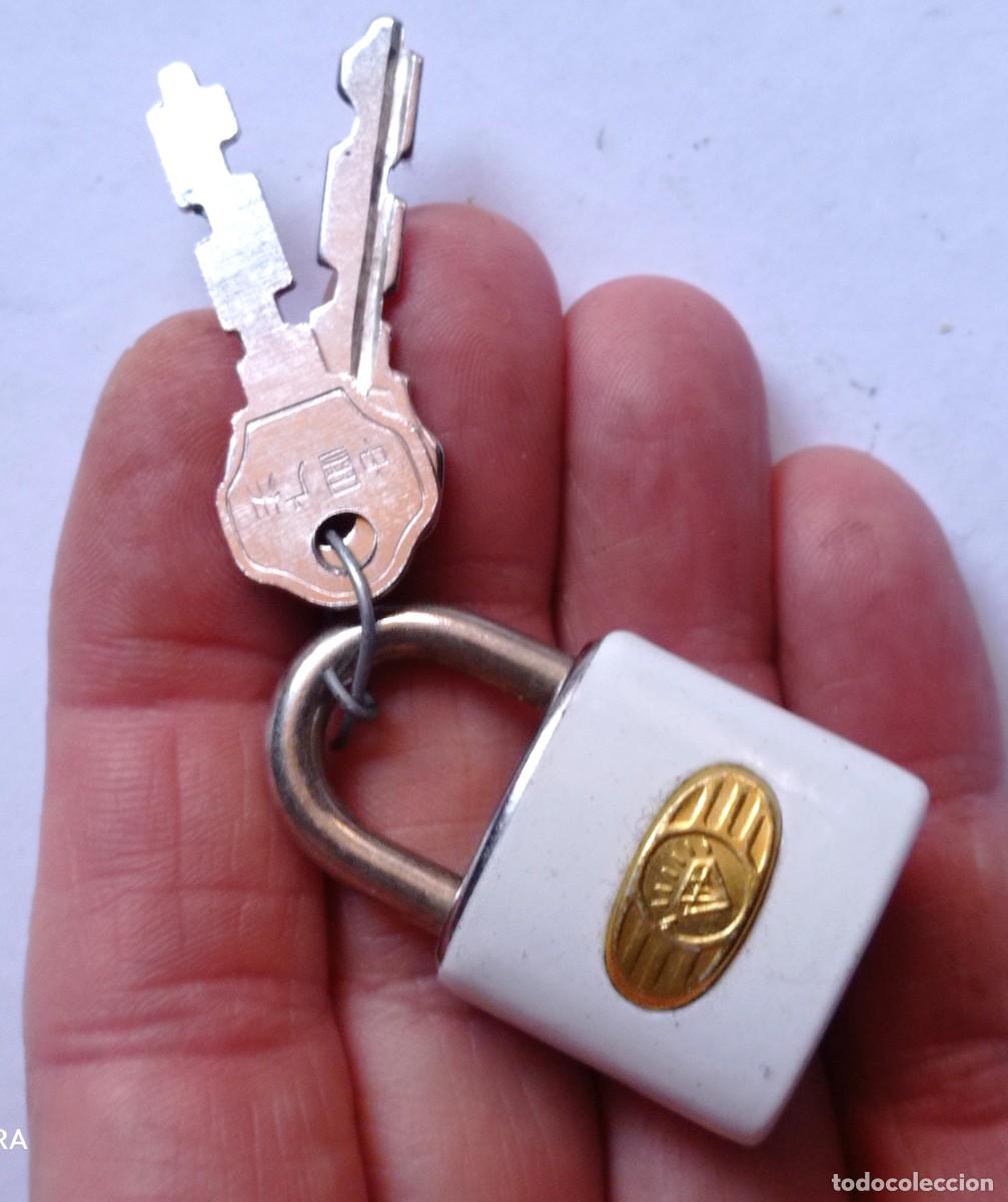 Antig&uuml;edades: CANDADO imitaci&oacute;n a la marca DIAMOND con dos llaves - Foto 1