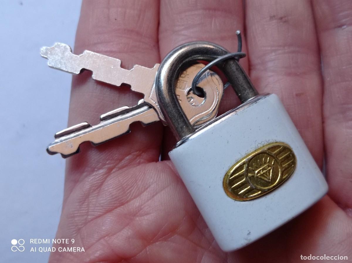 Antig&uuml;edades: CANDADO imitaci&oacute;n a la marca DIAMOND con dos llaves - Foto 5