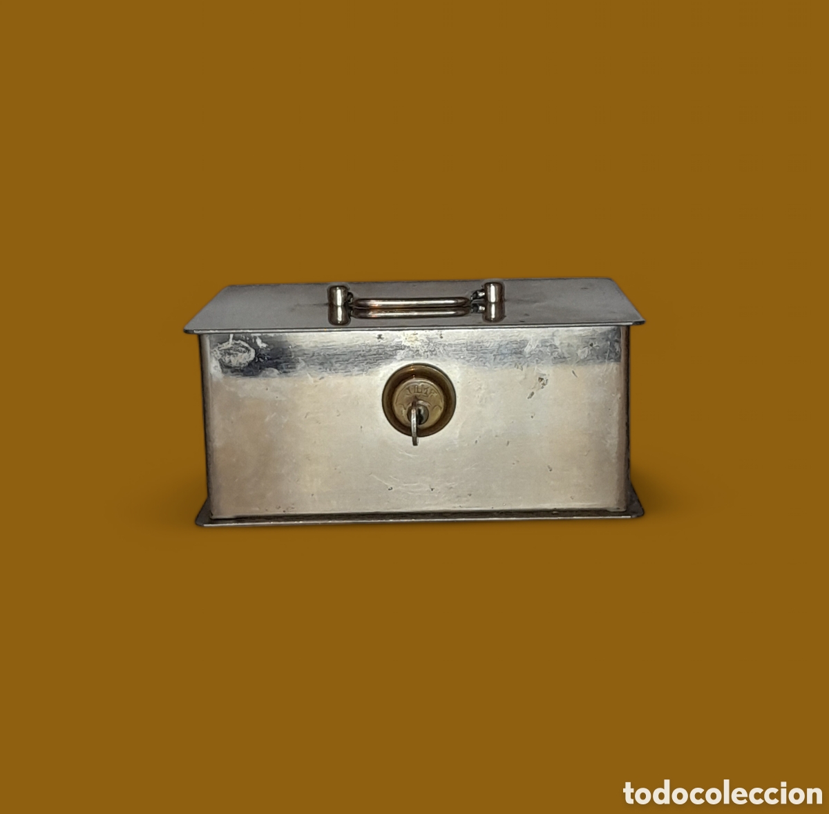 Antig&uuml;edades: Antigua caja de caudales. - Foto 1