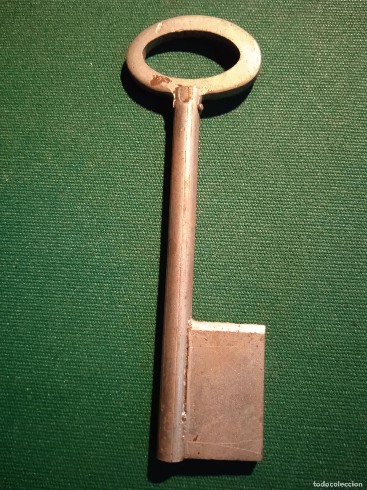 Antig&uuml;edades: LLAVE HUECA PARA HACER - 9.8 cm. - Foto 1