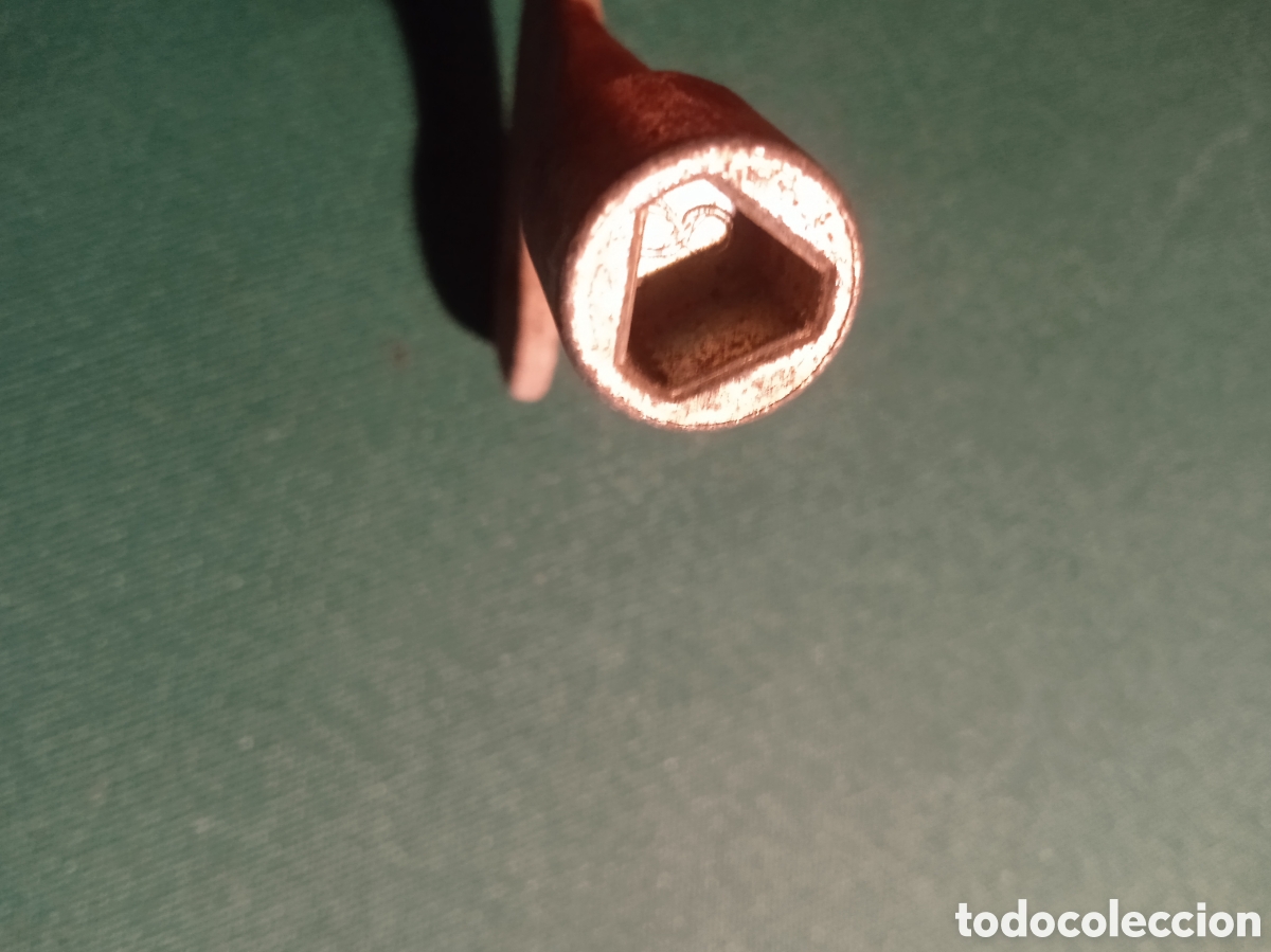 Antig&uuml;edades: LLAVE CON FORMA TRIANGULAR EN LA ENTRADA - Foto 3