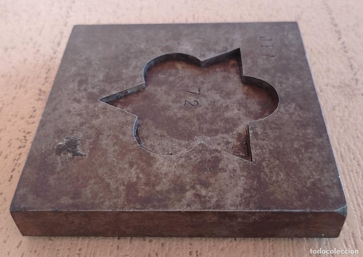 Antig&uuml;edades: Matriz o Molde en Metal - Foto 10