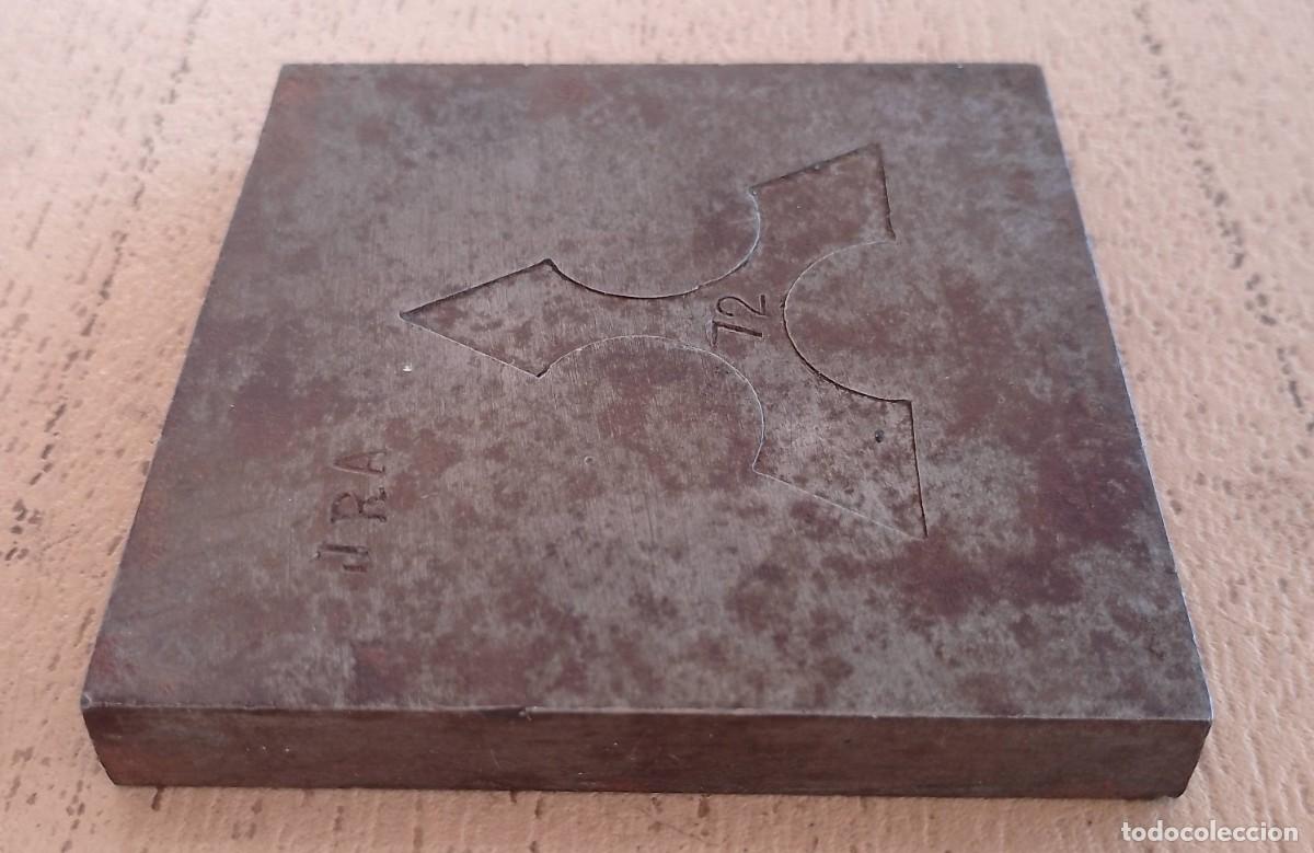 Antig&uuml;edades: Matriz o Molde en Metal - Foto 8