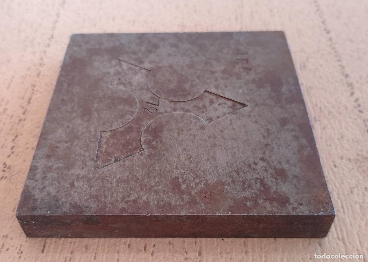 Antig&uuml;edades: Matriz o Molde en Metal - Foto 10