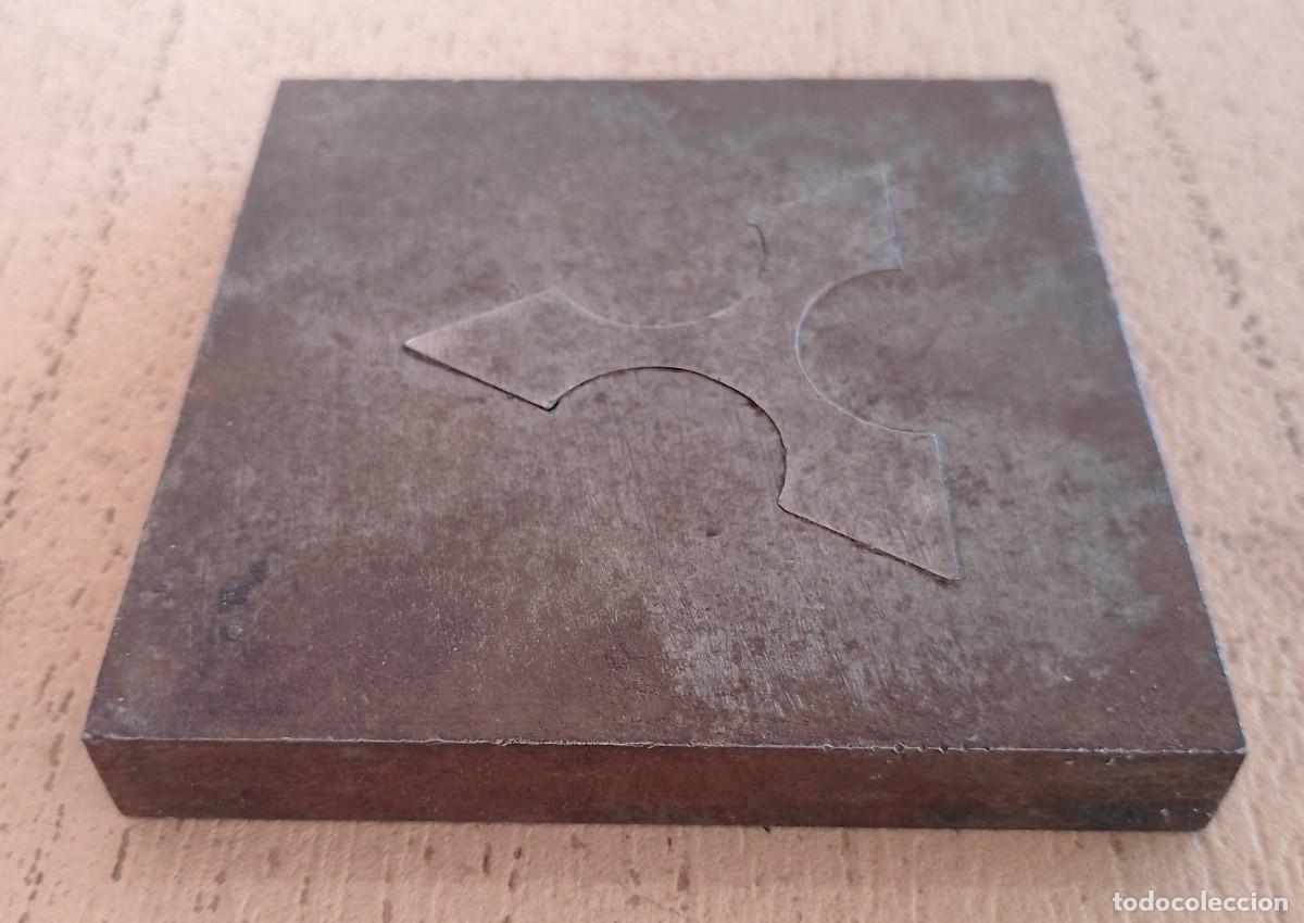 Antig&uuml;edades: Matriz o Molde en Metal - Foto 12