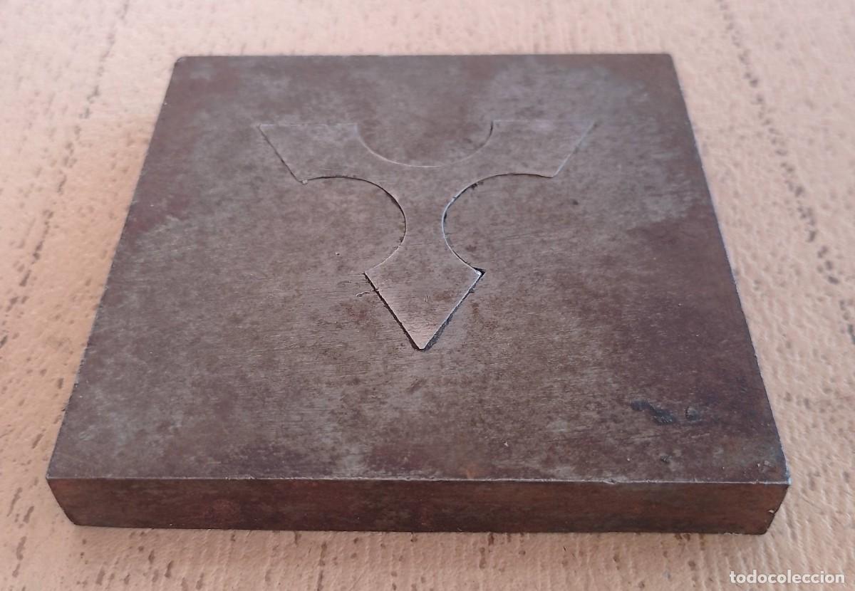 Antig&uuml;edades: Matriz o Molde en Metal - Foto 13
