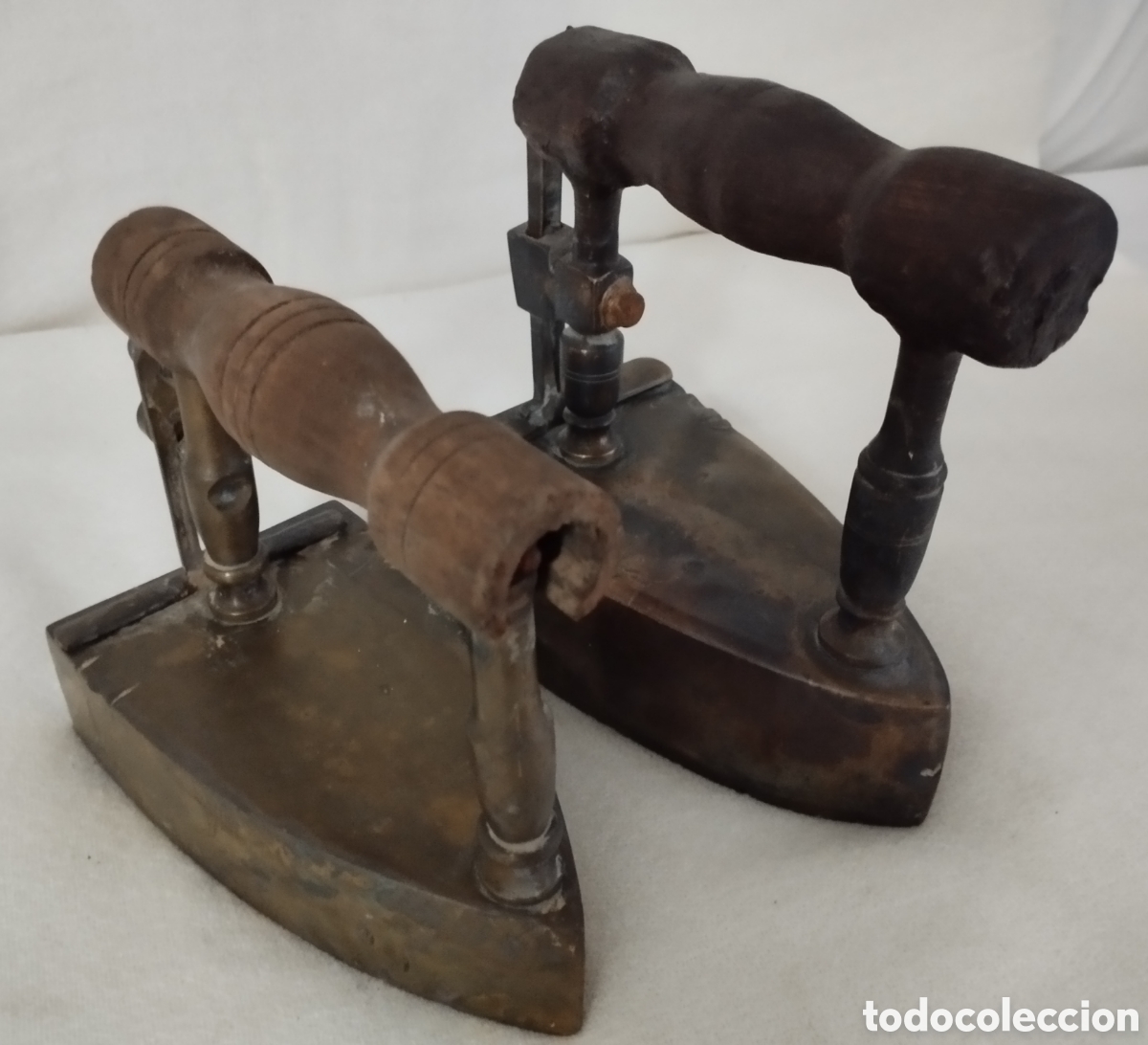 Antig&uuml;edades: Dos Planchas de Bronce. - Foto 2