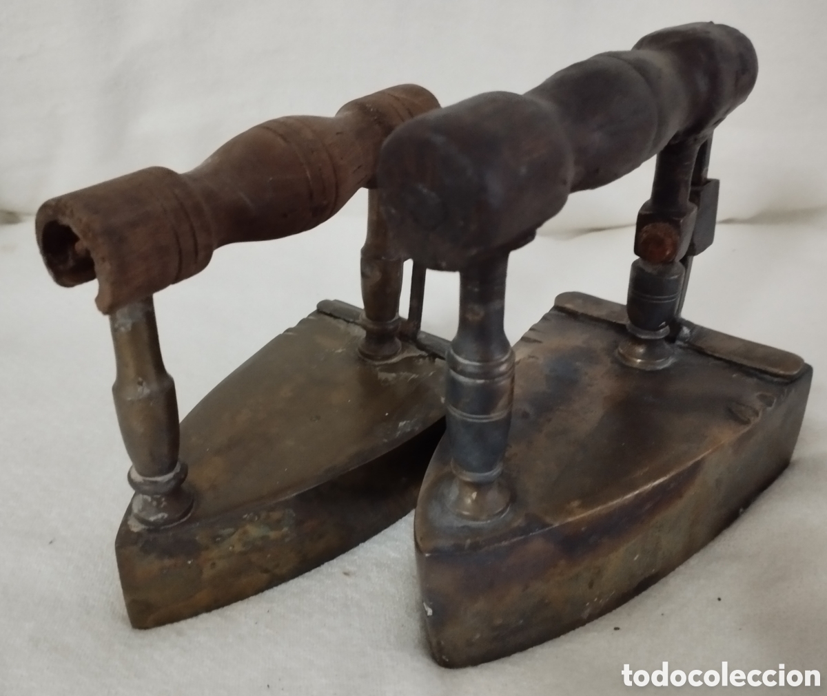 Antig&uuml;edades: Dos Planchas de Bronce. - Foto 3
