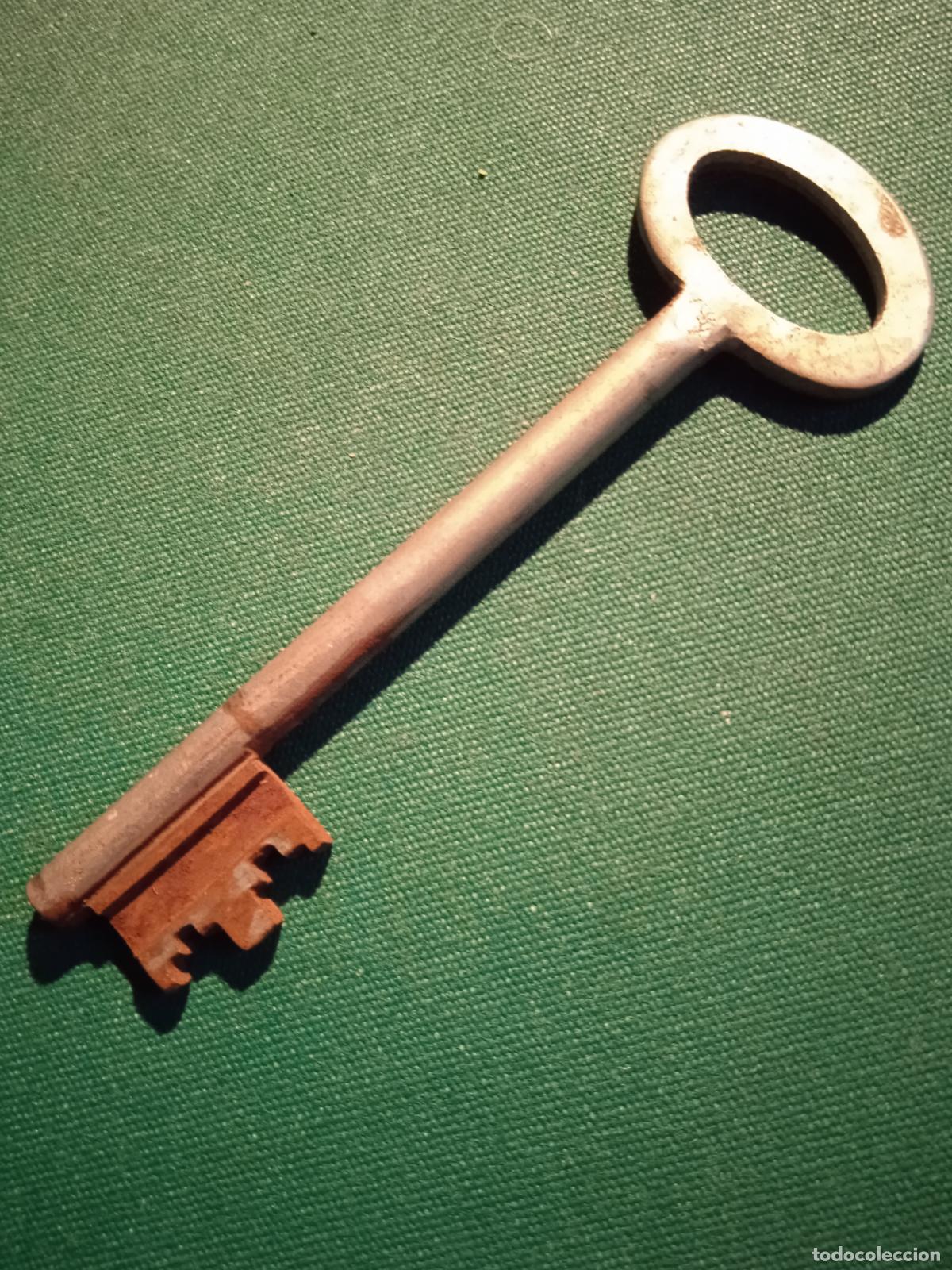 Antig&uuml;edades: ANTIGUA LLAVE HUECA - 10 cm. - Foto 2