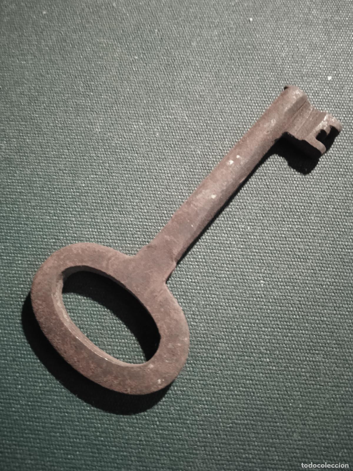 Antig&uuml;edades: ANTIGUA LLAVE HUECA - 7.7 cm. - Foto 1