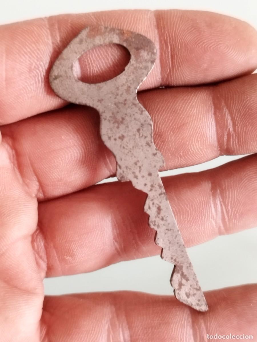 Antig&uuml;edades: Antigua llave a identificar. - Foto 2