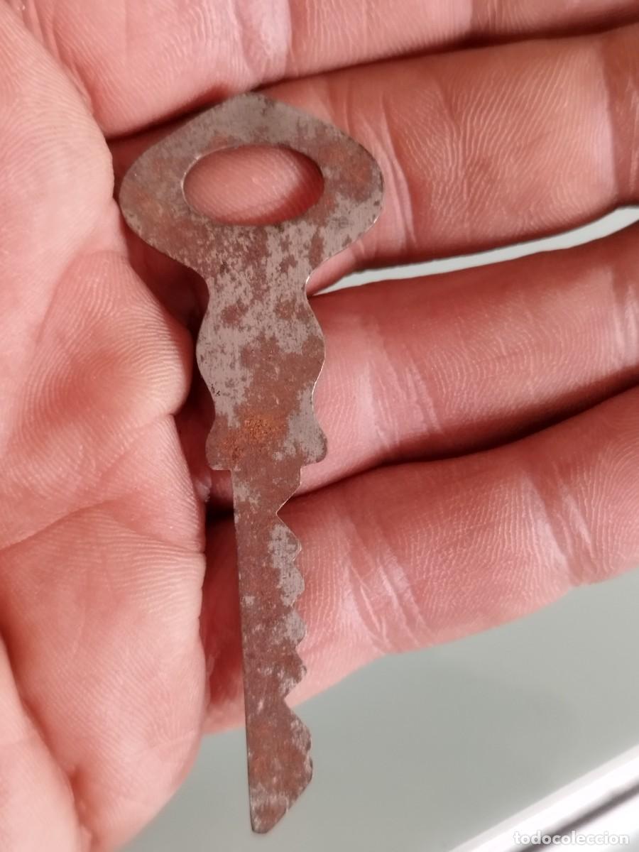 Antig&uuml;edades: Antigua llave a identificar. - Foto 3