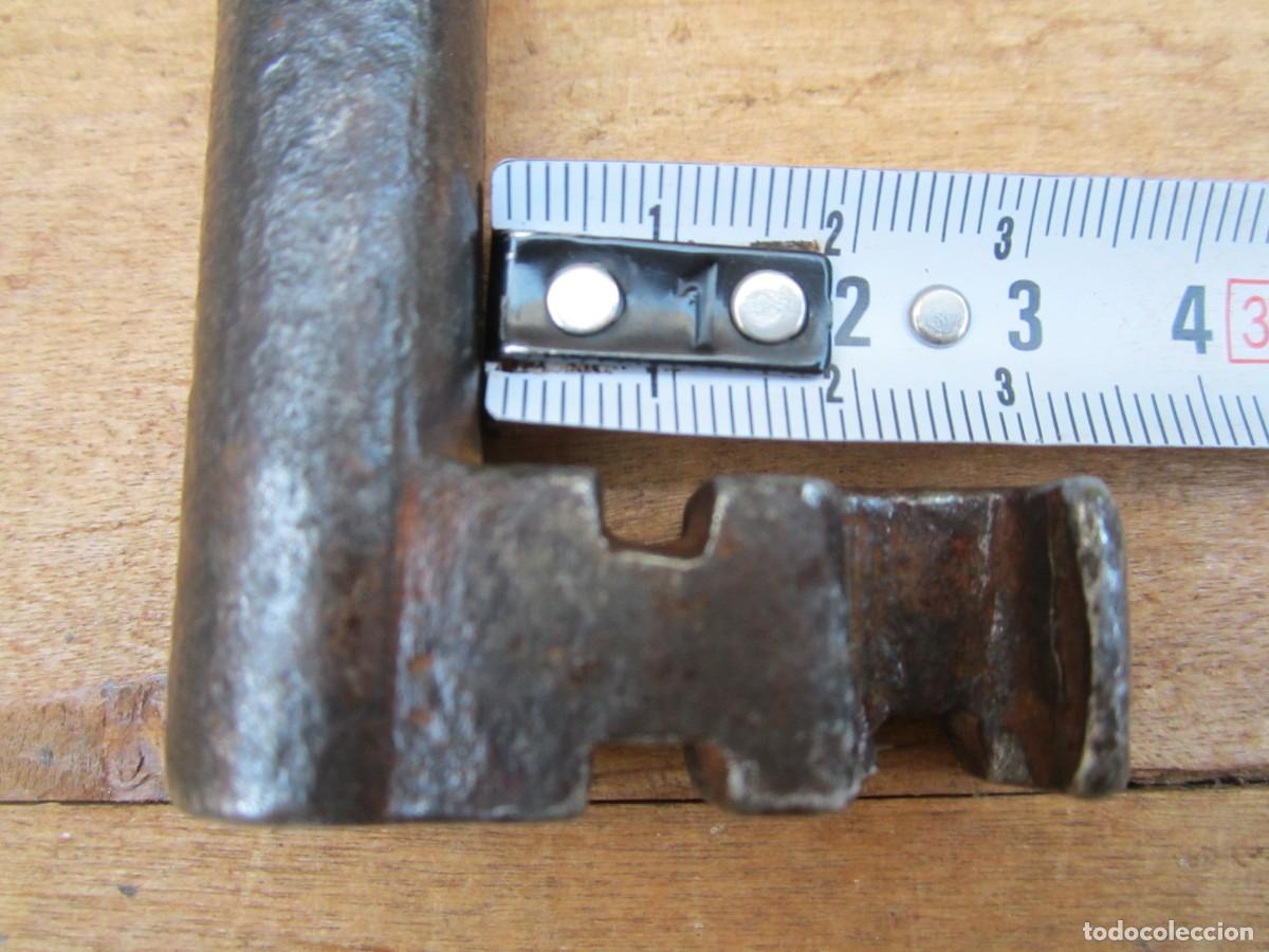 Antig&uuml;edades: Llave antigua grande, hueca, 16 cm. - Foto 10
