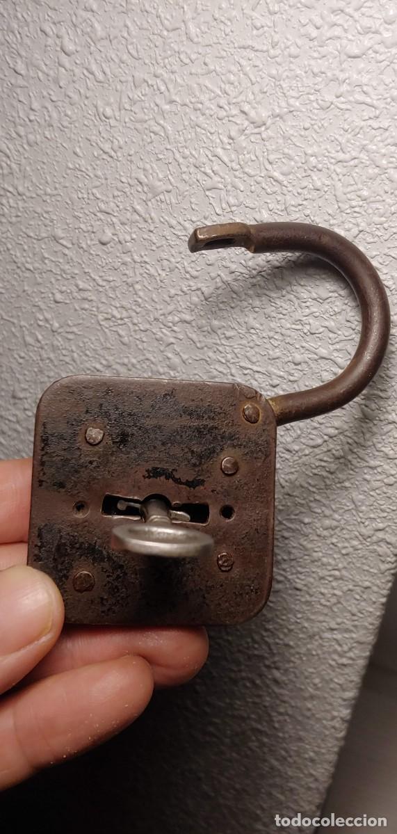 Antig&uuml;edades: Candado antiguo ,con su llave. - Foto 6