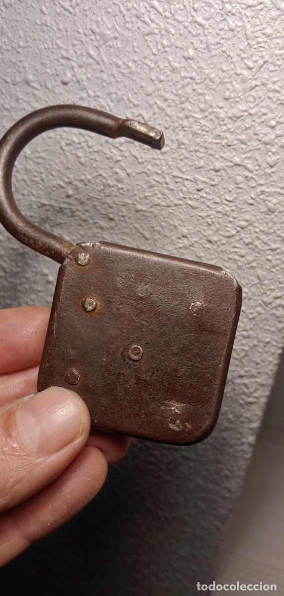 Antig&uuml;edades: Candado antiguo ,con su llave. - Foto 7