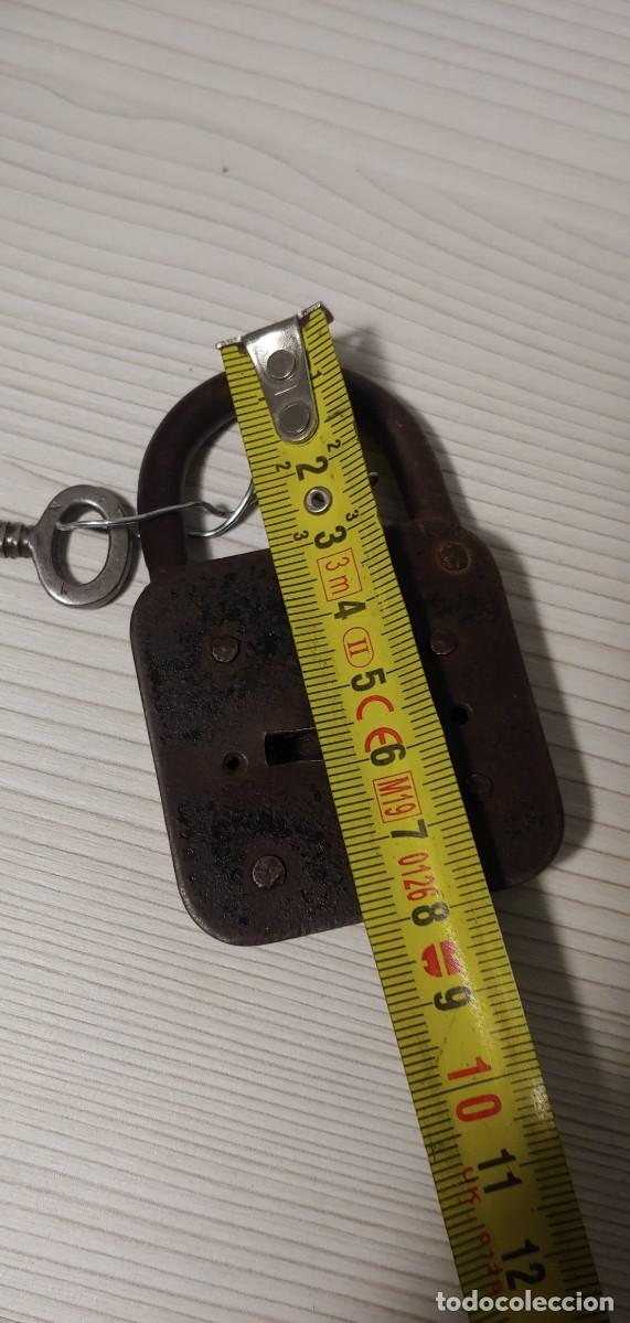 Antig&uuml;edades: Candado antiguo ,con su llave. - Foto 9