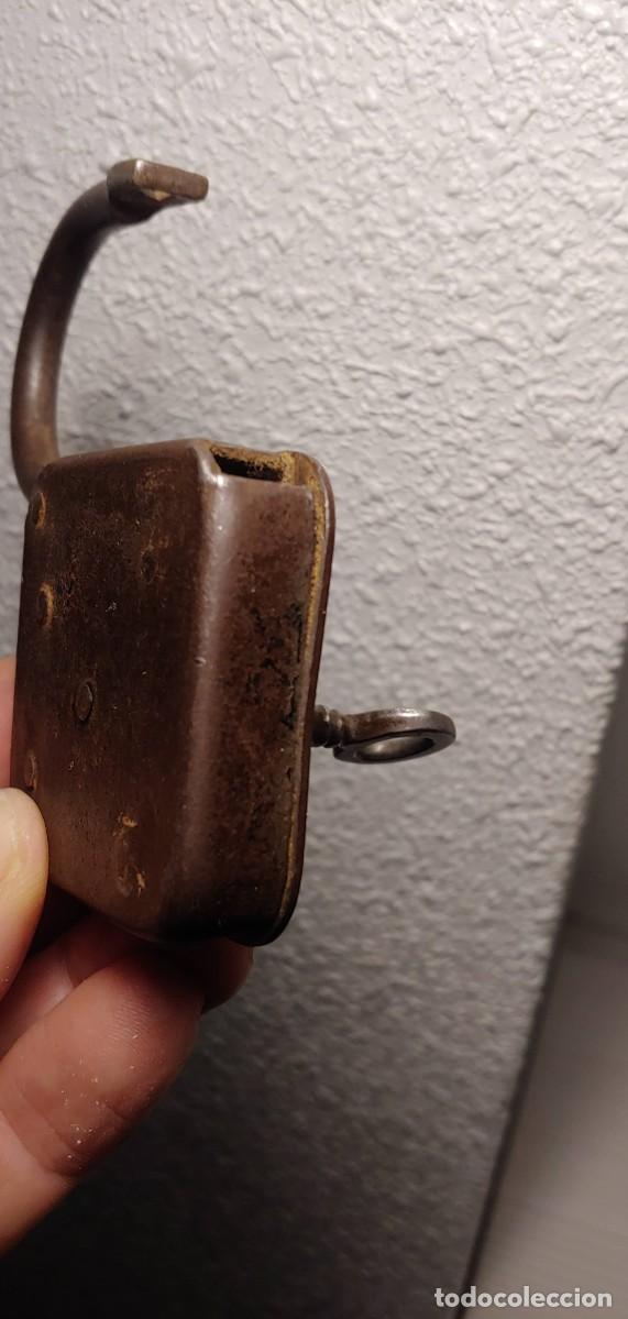 Antig&uuml;edades: Candado antiguo ,con su llave. - Foto 10