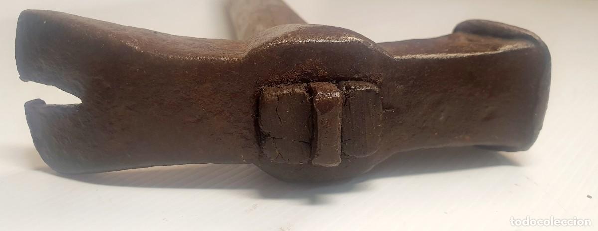 Antig&uuml;edades: MARTILLO ANTIGUO CON SACACLAVOS - Foto 4